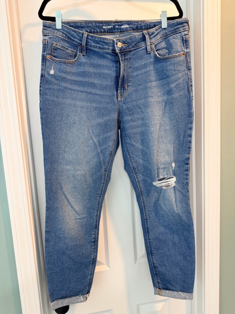 Old Navy Women’s Blue Skinny Distressed Jeans